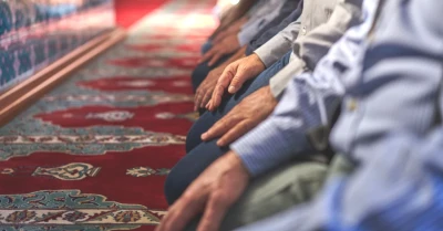 Kadir Gecesi'nde 100 Rekat Namaz Kılma Rehberi: Niyet ve Faziletler!