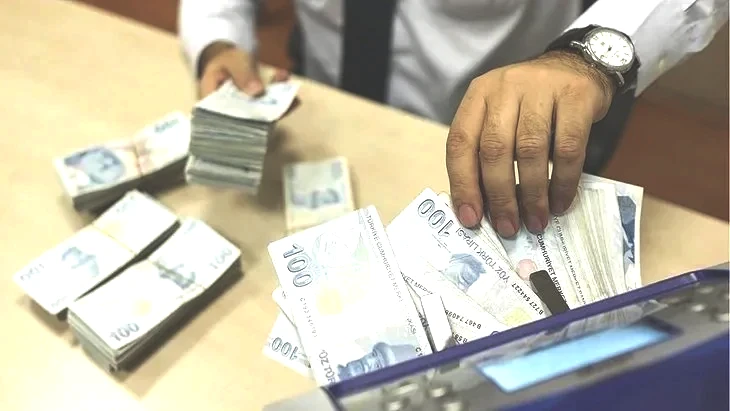 Taşıt kredilerinde faizler düştü! Otomobil almanın tam zamanı mı? 400 bin TL’nin geri ödemesi ne kadar? İşte örnek hesaplama…