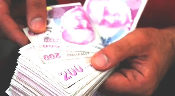 Taşıt kredilerinde faizler düştü! Otomobil almanın tam zamanı mı? 400 bin TL’nin geri ödemesi ne kadar? İşte örnek hesaplama…