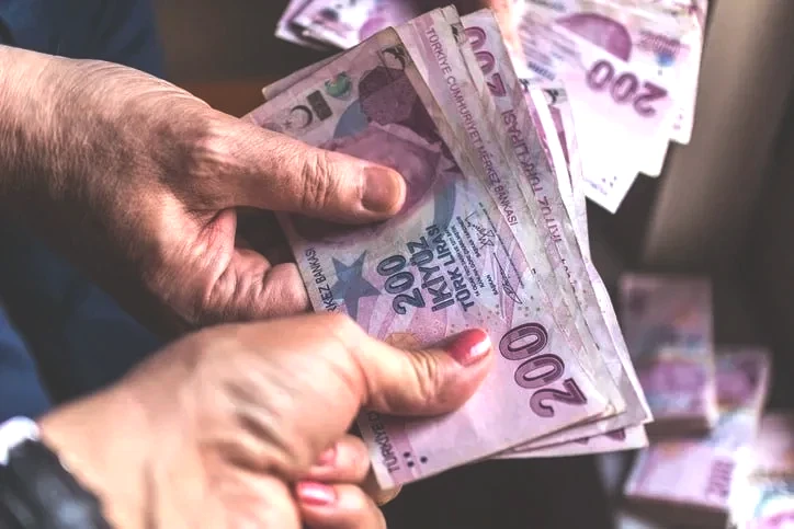 Bankalarda emekli promosyon rekabeti kızıştı! Hangi banka ne kadar promosyon veriyor? İşte promosyon tutarları…