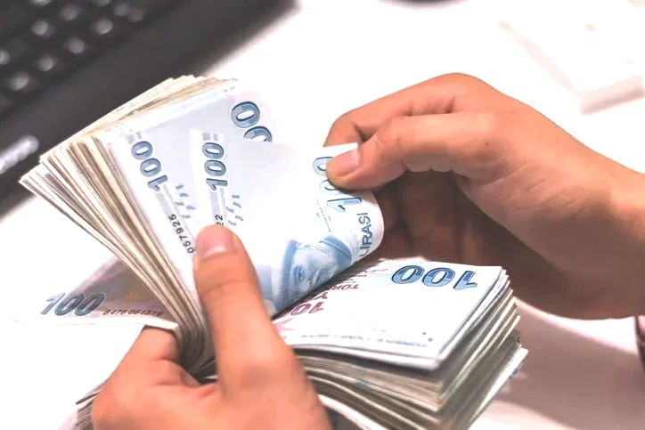 Yeni asgari ücret için hazırlıklar devam ediyor! İşçiler yeni yılda ne kadar zam alacak? 22.104 TL maaşa yeni formüller: %20-23-25-30...