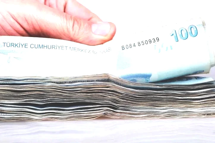 Yeni asgari ücret için hazırlıklar devam ediyor! İşçiler yeni yılda ne kadar zam alacak? 22.104 TL maaşa yeni formüller: %20-23-25-30...