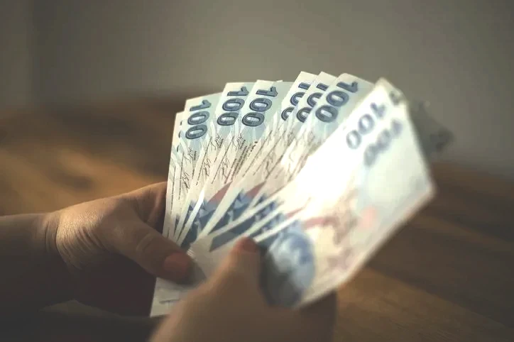 Yeni asgari ücret için hazırlıklar devam ediyor! İşçiler yeni yılda ne kadar zam alacak? 22.104 TL maaşa yeni formüller: %20-23-25-30...