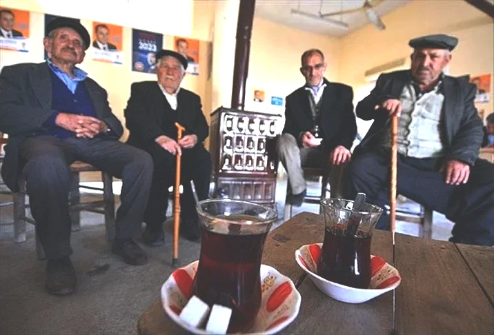 EMEKLİ MAAŞI ZAMMI 2026! 16.811 TL’lik en düşük emekli aylığı kaç TL’ye çıkacak? SSK ve BAĞ-KUR’lular için masadaki en net oran