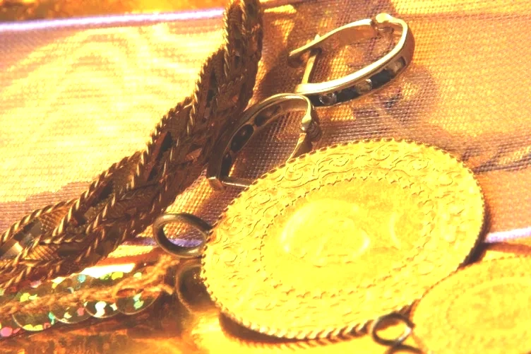 ALTIN FİYATLARI CANLI TABLO 19 KASIM | Gram, çeyrek, yarım, Cumhuriyet, tam altın ve 22 ayar bilezik kaç TL?