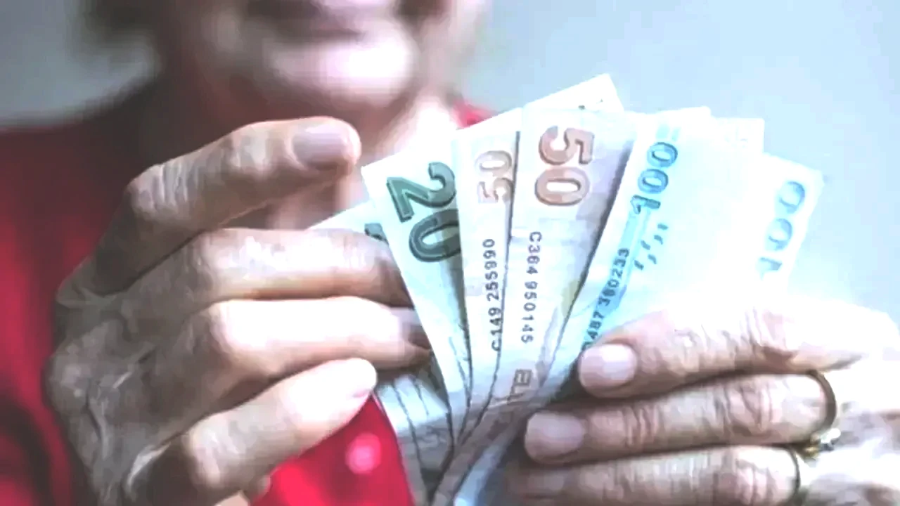 En düşük emekli maaşı ne kadar olacak? Masada üç formül var